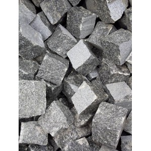 Mustad graniitklotsid, ~5 × 5 × 5 cm, kg 